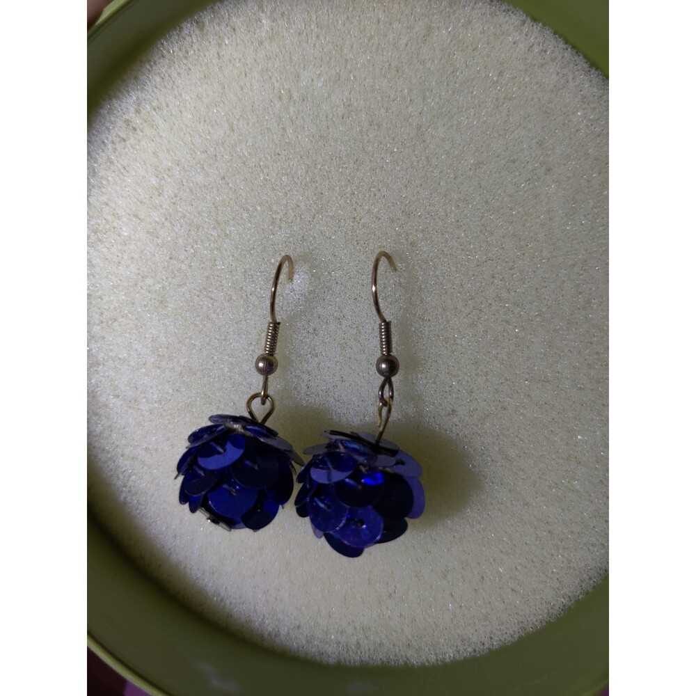 1989 AVON Showstopper pierced earrings
